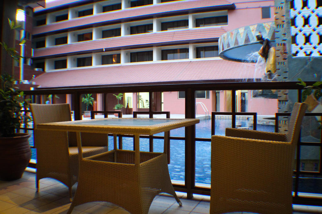 Royal Nick Hotel Lashibi Екстериор снимка