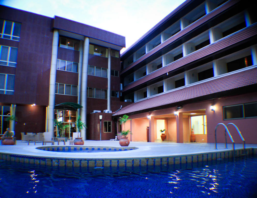 Royal Nick Hotel Lashibi Екстериор снимка