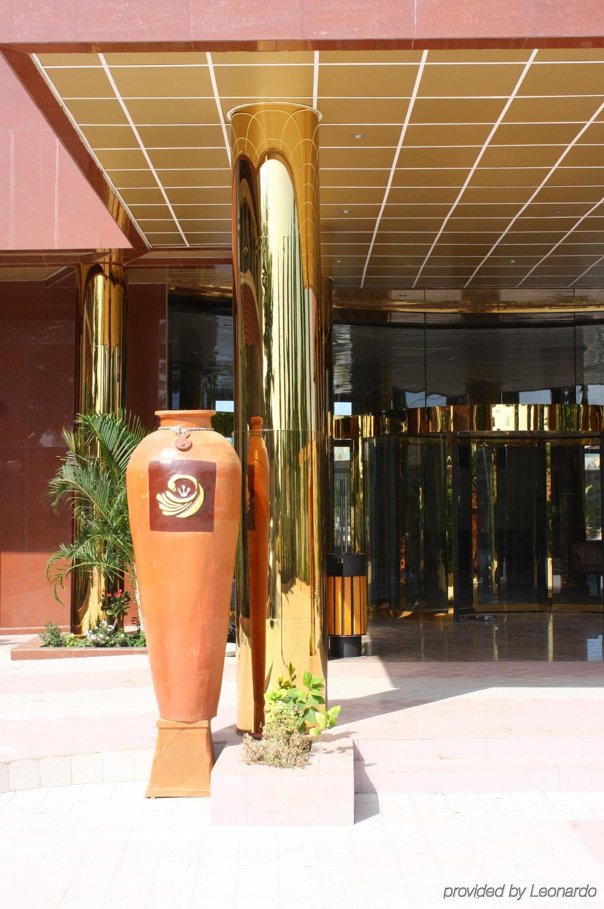 Royal Nick Hotel Lashibi Екстериор снимка