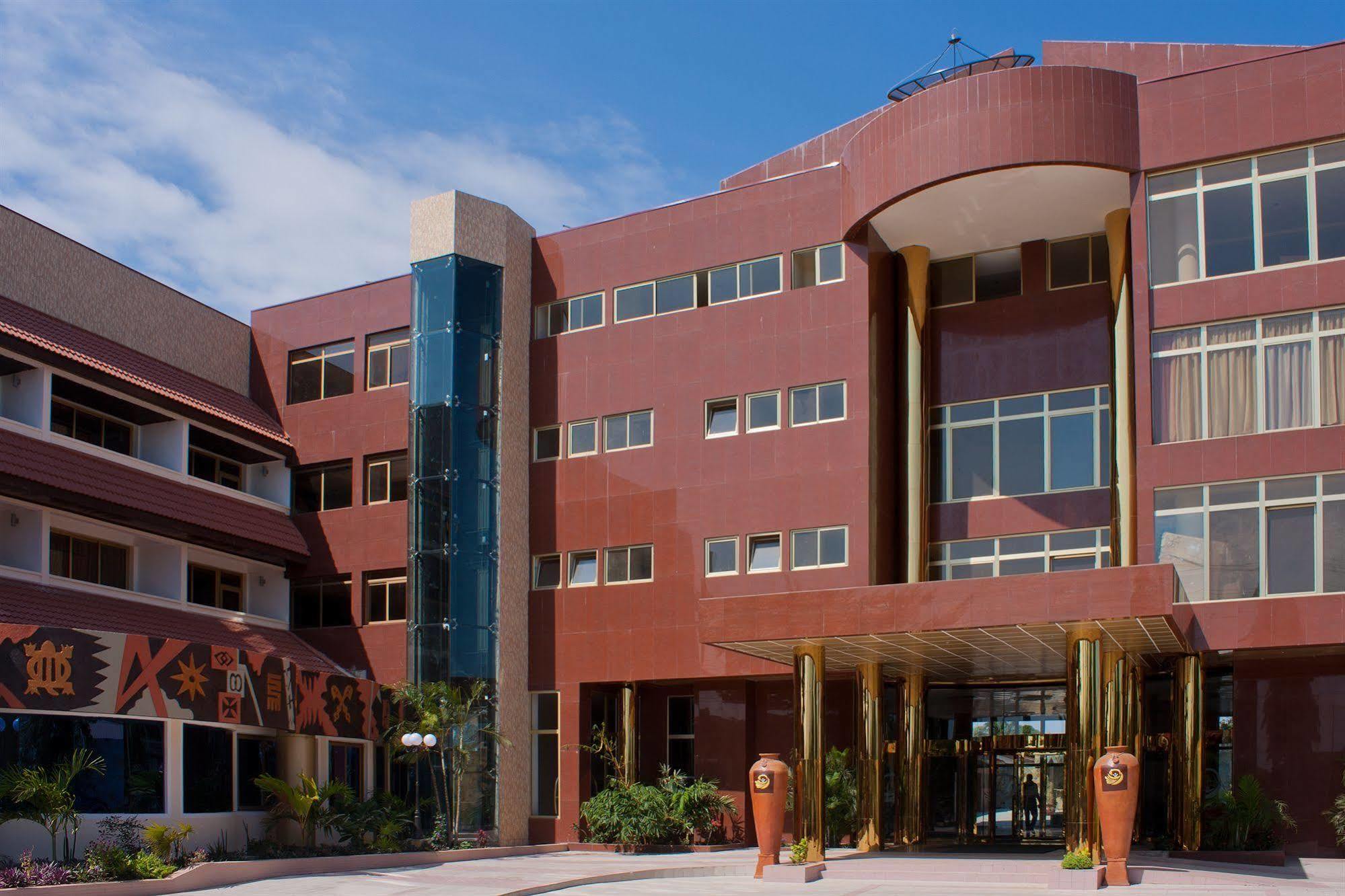 Royal Nick Hotel Lashibi Екстериор снимка