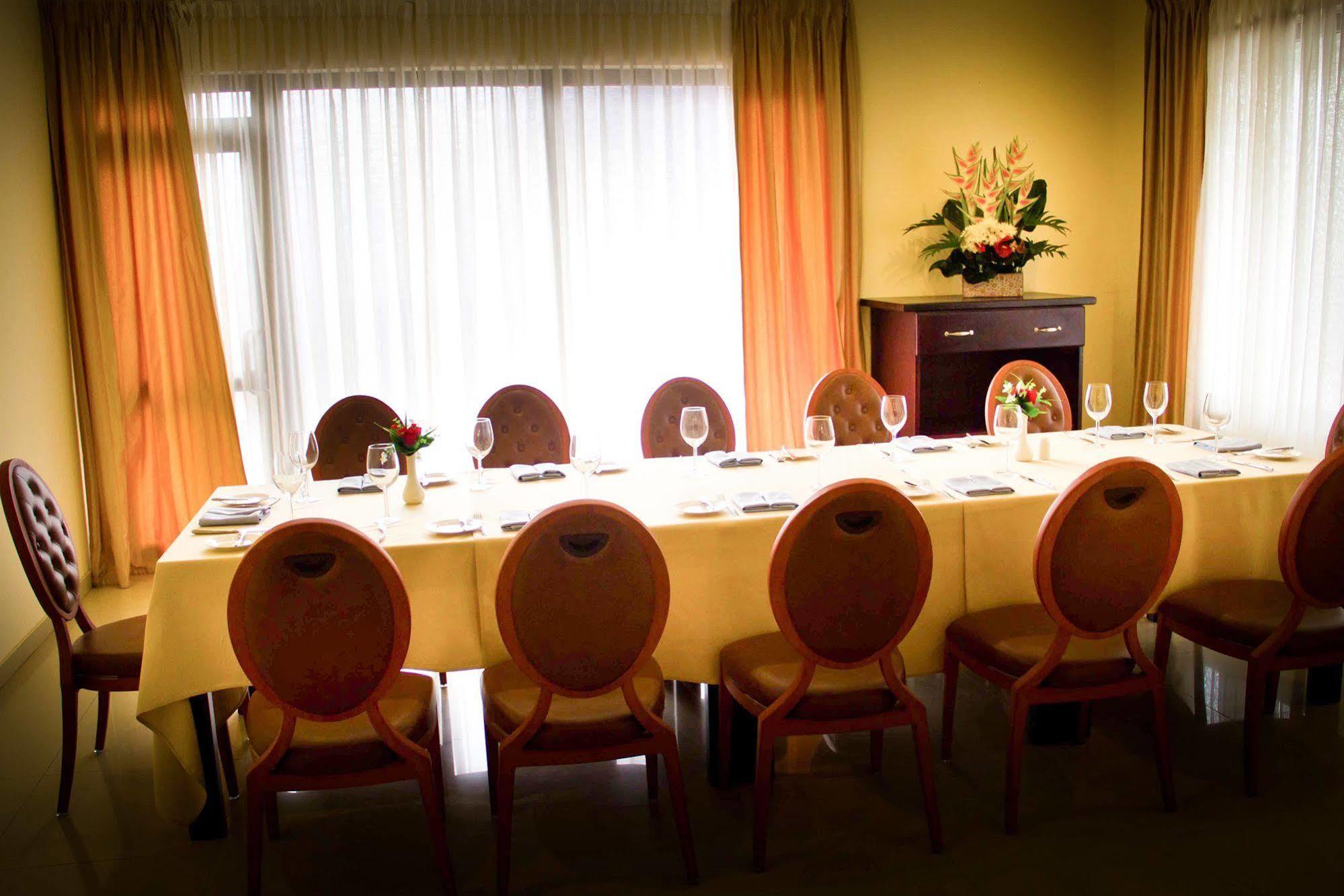 Royal Nick Hotel Lashibi Екстериор снимка