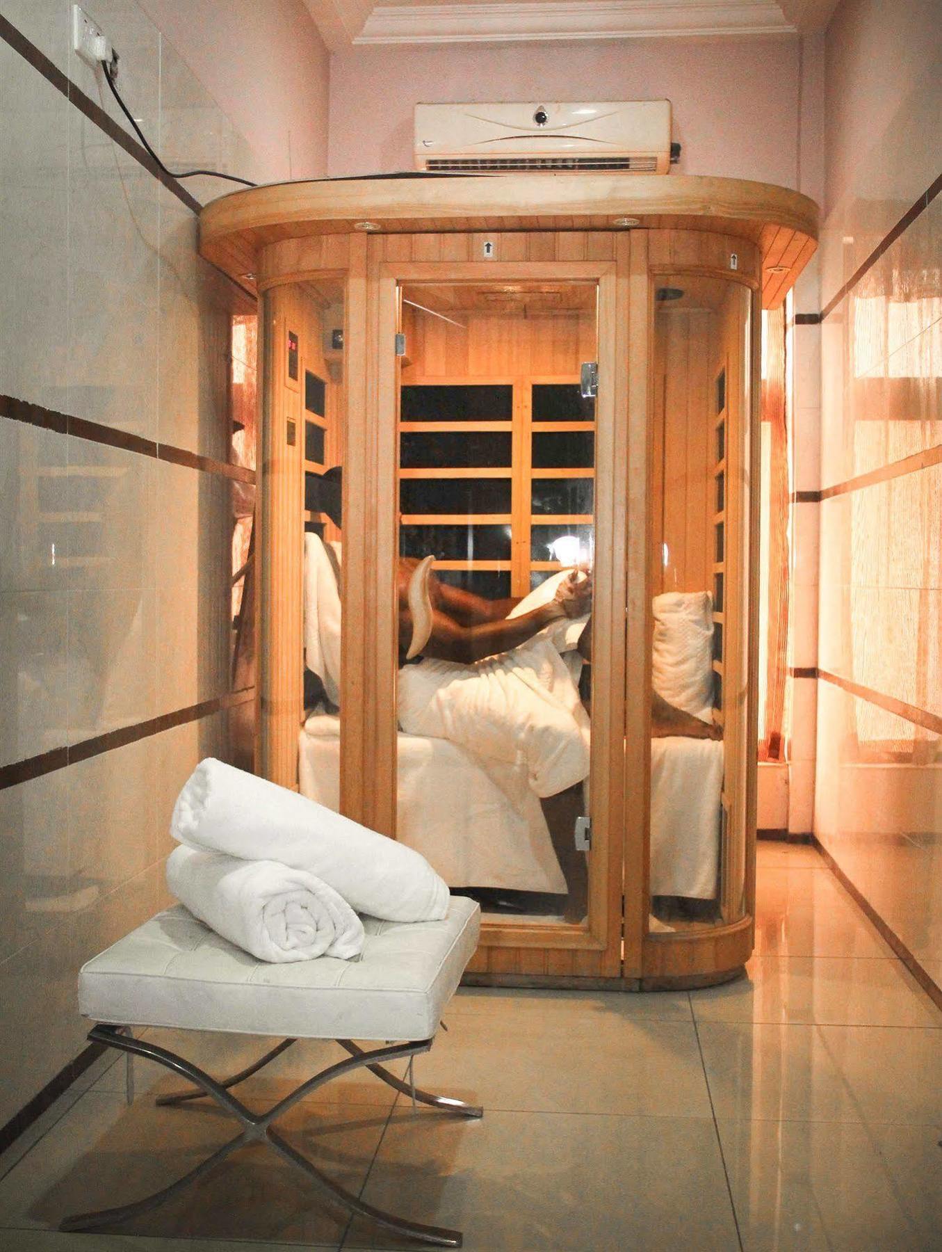 Royal Nick Hotel Lashibi Екстериор снимка
