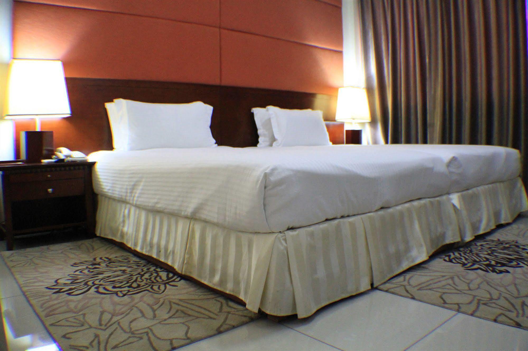 Royal Nick Hotel Lashibi Екстериор снимка