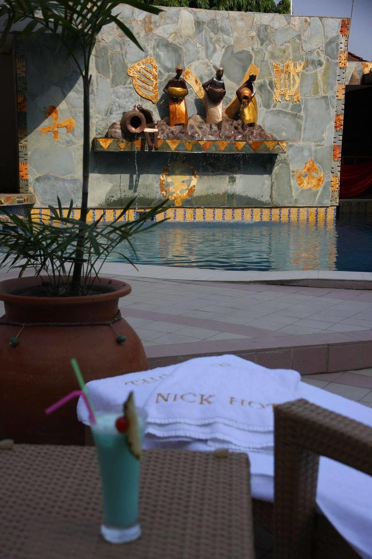 Royal Nick Hotel Lashibi Екстериор снимка