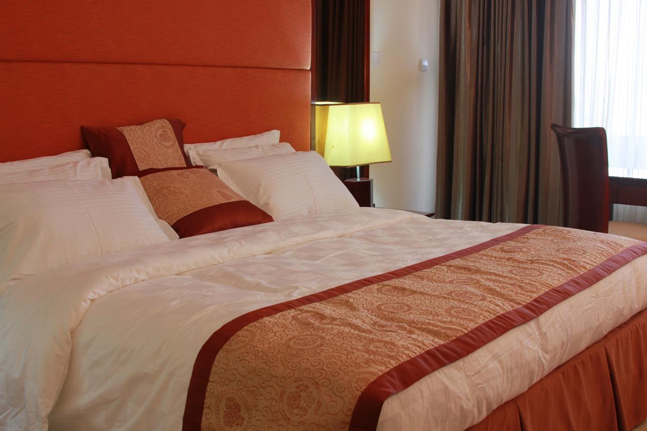 Royal Nick Hotel Lashibi Екстериор снимка