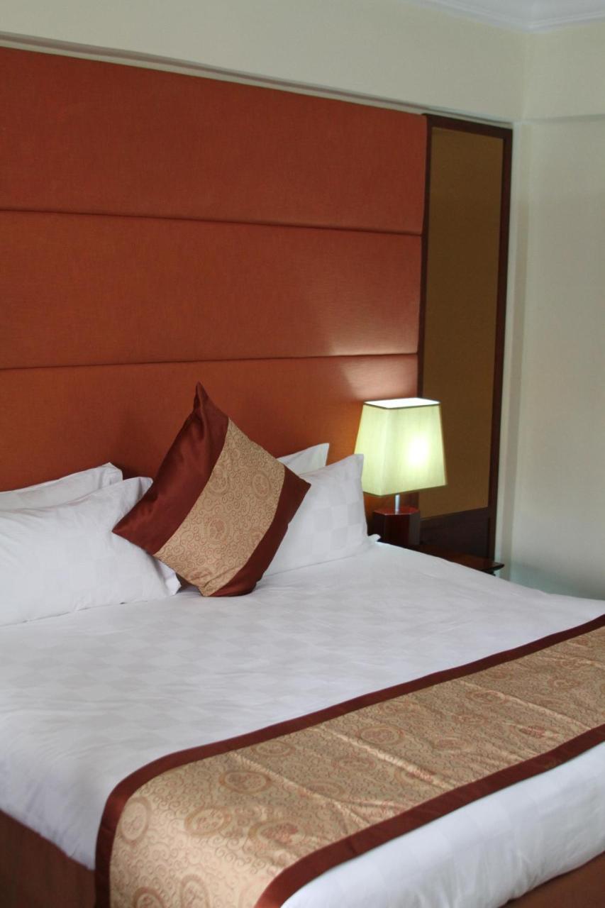 Royal Nick Hotel Lashibi Екстериор снимка