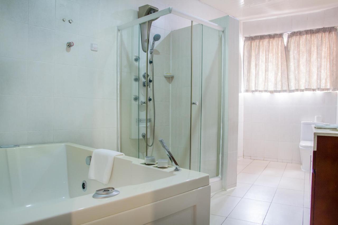Royal Nick Hotel Lashibi Екстериор снимка