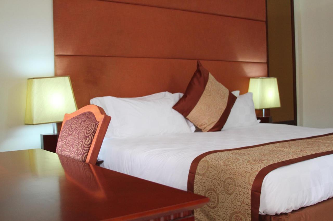 Royal Nick Hotel Lashibi Екстериор снимка